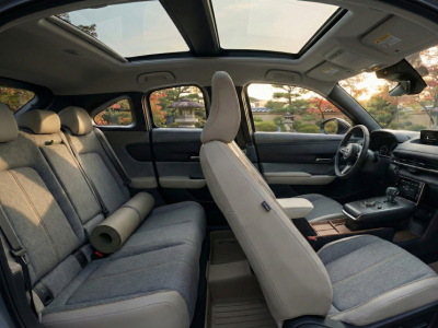 Comment protéger l'intérieur de votre Mazda électrique ou hybride ?