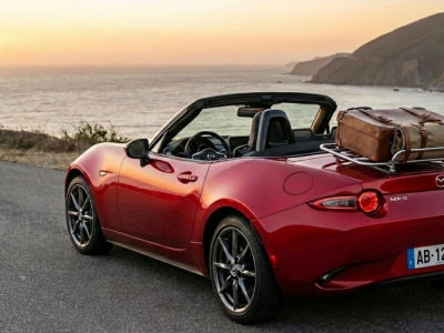 Mazda MX-5 : Véronique de coffre ou porte-bagages, quelle solution pour voyager 