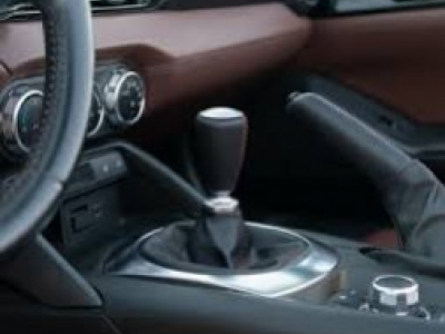 Rénovation du pommeau et du volant de votre Mazda (2, 3, MX-5) : Le guide